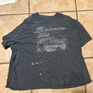 Abercrombie And Fitch Men's Green Graphic T-Shirt